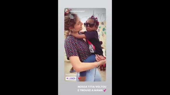 Vídeo: Sasha Meneghel e a mãe, Xuxa, dançam com crianças em ONG de Luanda