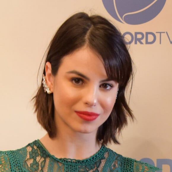 Sthefany Brito ressalta importância de levantar a questão do abuso sexual na novela 'Amor Sem Igual', na qual vive a garota de programa Donatella: 'Me sinto no dever de fazer o melhor e mais real para representar as mulheres que passam ou já passaram por essa situação'