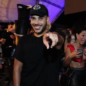 Hugo Gloss curte ensaio de Carnaval de Anitta no Jockey Club, na zona sul do Rio de Janeiro, na noite deste domingo, 12 de janeiro de 2019