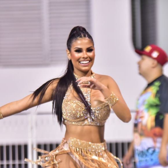 Munik Nunes está fazendo aula de samba: 'Estou aprendendo mais, quero saber para não fazer feio. Não sambo perfeitamente, mas estamos trabalhando para isso'