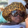 Filho de Giovanna Ewbank e Bruno Gagliasso, Bless ostenta estilo com chapéu de oncinha e óculos de sol
