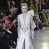 Laço maximalista é trend no Paris Fashion Week em desfile da Elie Saab nesta quarta-feira, dia 22 de janeiro de 2020