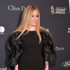 Avril Lavigne aposta em look total black para o Grammy Awards 2020