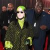 Billie Eilish roubou a cena toda de Gucci e com cabelos coloridos em verde e preto no Grammy Awards 2020