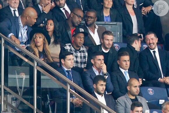 Beyoncé e Jay-Z assistiram a partida do Paris Saint-Germain contra o Barcelona, na França