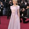 Cate Blanchett escolheu um vestido com mangas estruturadas Givenchy em tom lavado de rosa