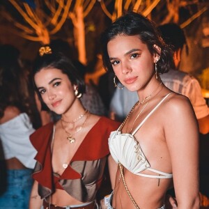 Bruna Marquezine revelou à Manu Gavassi na web que foi procurada por Selton Mello com elogios para Manu Gavassi