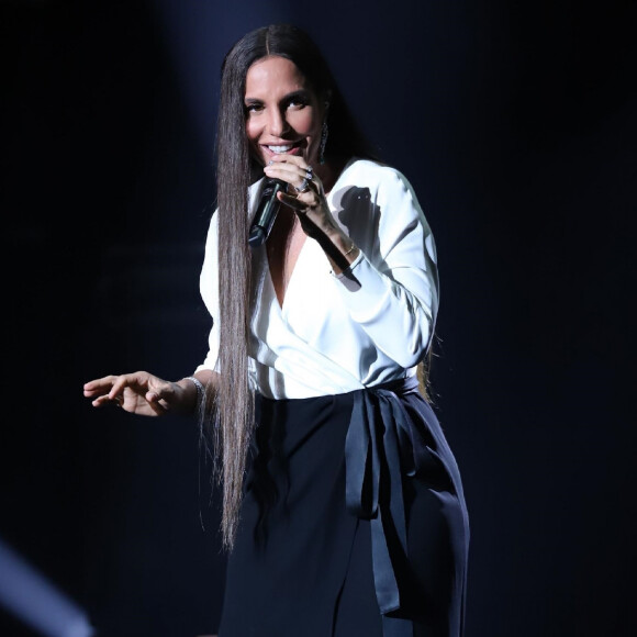 Famosos elogiaram foto de Ivete Sangalo com a família na web