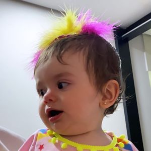Filha de Thaeme Mariôto, Liz posou com look de Carnaval