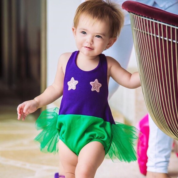 Filha de Sabrina Sato, Zoe posou com fantasia fofa para o Carnaval