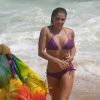 Deborah Secco gravou cenas da novela 'Boogie Oogie' na praia da Macumba, na Zona Oeste do Rio, nesta quinta-feira, 23 de outubro de 2014. Usando um biquíni comportado, a atriz exibiu sua barriga chapada e mostrou que está em ótima forma