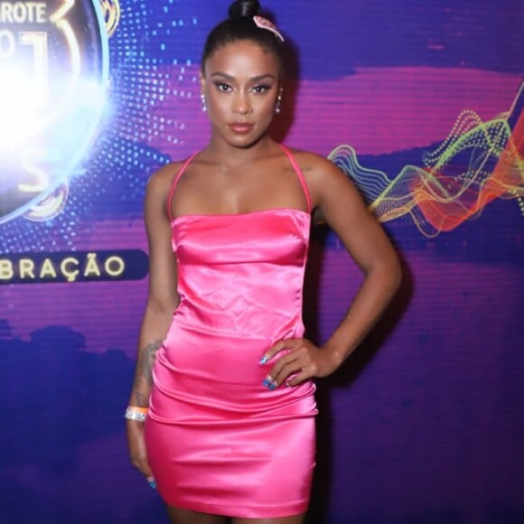 MC Rebecca afasta rancor de Nakagima por fim de relação