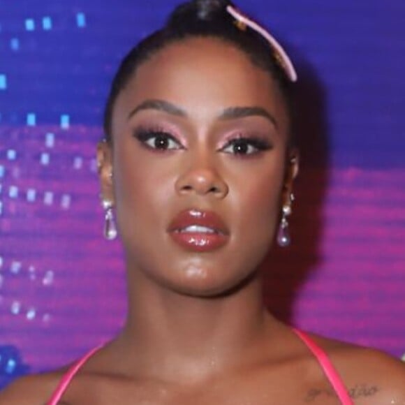 MC Rebecca está solteira e revela não ter crush no carnaval