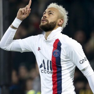 Neymar faz provocação na web e modelo apontada como affair comenta