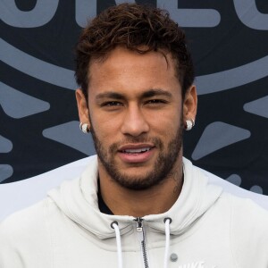 Neymar faz brincadeira em legenda de foto