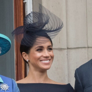 Família real fica em alerta com coronavírus: saiba como estão Meghan Markle, Príncipe Harry e a Rainha Elizabeth II.