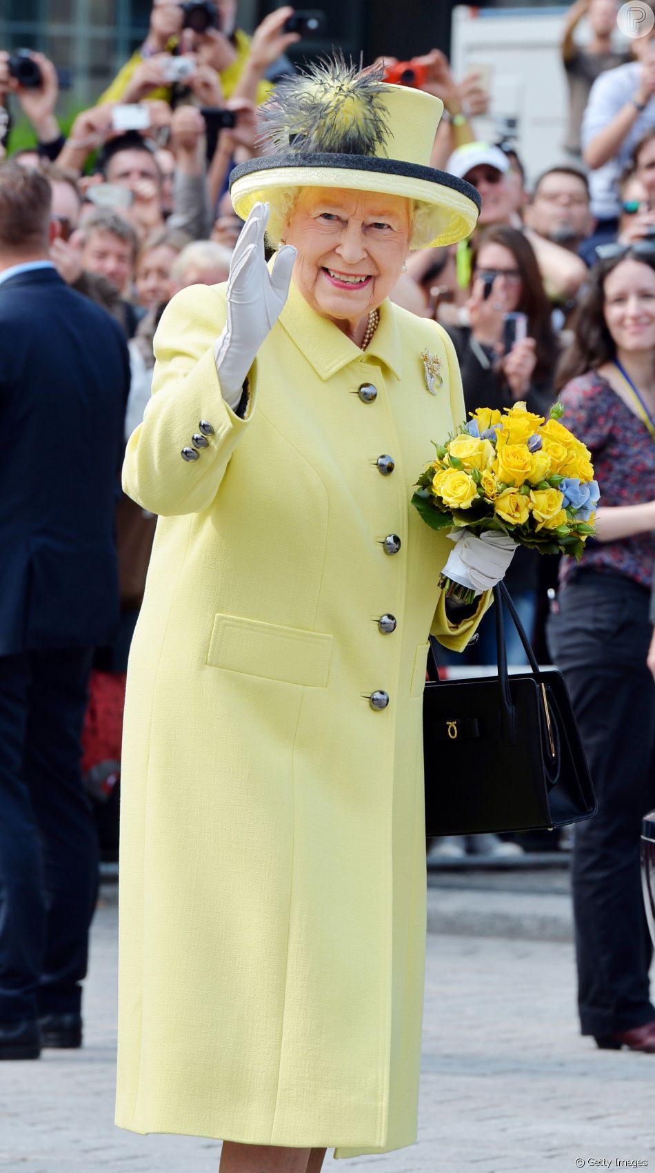Rainha Elizabeth II, aos 93 anos, preferiu deixar o ...