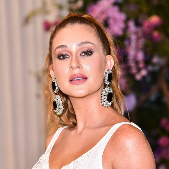 Marina Ruy Barbosa está isolada em casa para evitar a transmissão do coronavírus