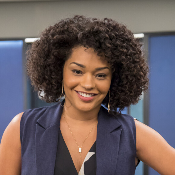 Na novela 'Salve-se Quem Puder', Renatinha (Juliana Alves) descobre a farsa envolvendo a morte de Kyra (Vitória Strada)