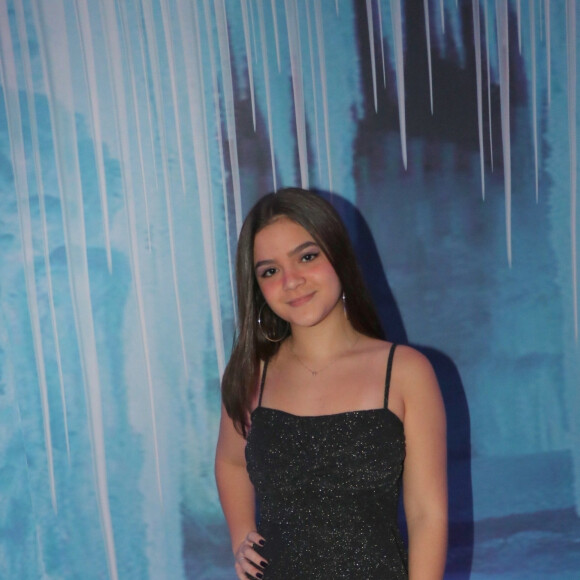 Mel Maia reflete: 'Todo mundo tem estria e celulite. É normal do corpo do ser humano'