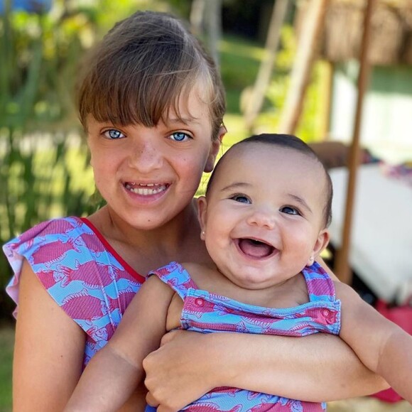 Rafaella Justus adora cuidar da irmã caçula