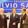 Silvio Santos recebeu o título de Comendador da Ordem do Mérito do Infante D. Henrique da Casa de Portugal. A honraria foi entregue ao apresentador durante a gravação de seu programa no SBT