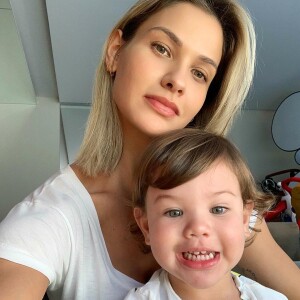 Filho mais velho de Gusttavo Lima mostra habilidade para dirigir