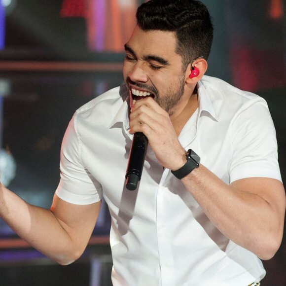 Gabriel Diniz aparece em vídeo em formato de live