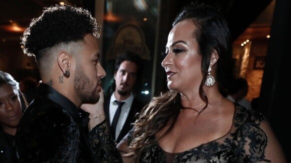 Mãe de Neymar apresenta novo namorado e jogador deseja: 'Seja feliz, mamãe'
