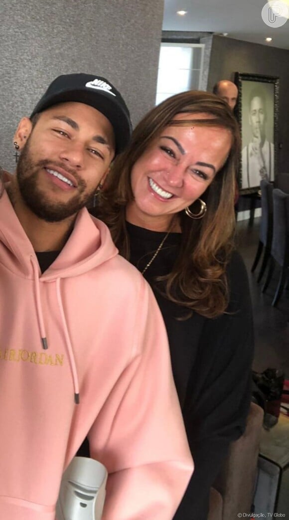 Neymar desejou felicidades à mãe, Nadine Gonçalves: 'Te amo'