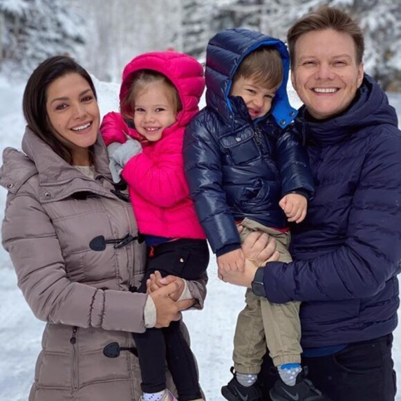 Thais Fersoza ganha surpresa de Michel Teló e filhos em aniversário