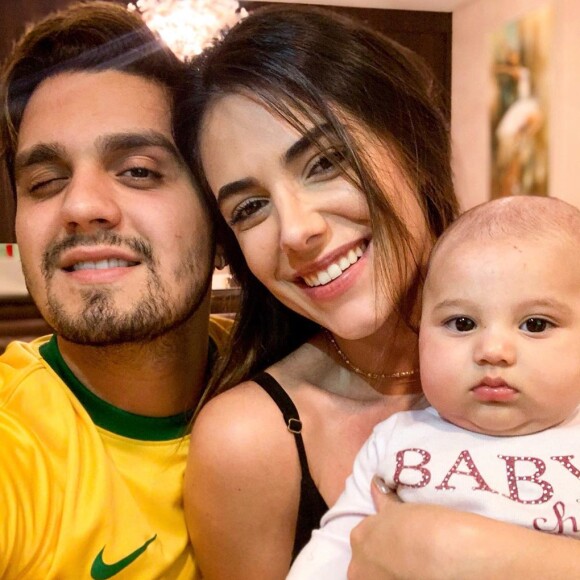 Luan Santana e Jade Magalhães se mudam para casa em São Paulo