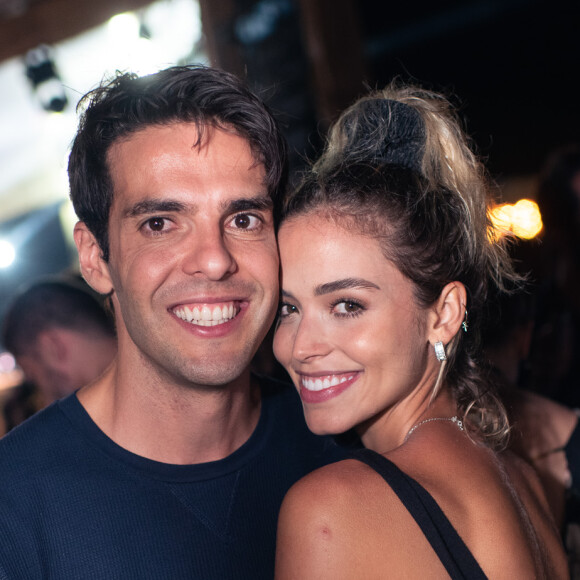 Kaká foi alvo de brincadeira da mulher, Carol Dias, no seu aniversário nesta quarta-feira, 22 de abril de 2020: 'Meu velhinho'