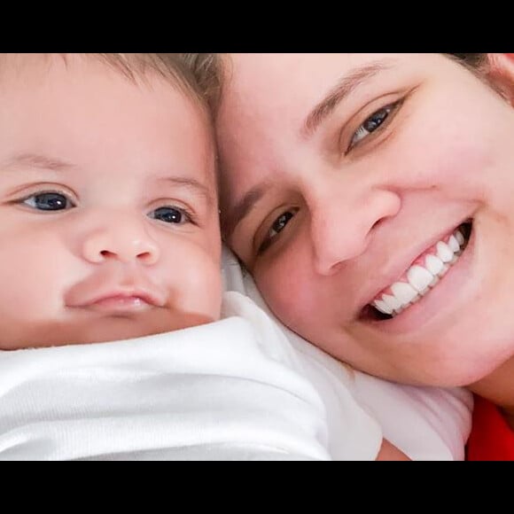 Filho de Marília Mendonça faz 'dueto' com a mãe e diverte famosos em vídeo postado por ela nesta quarta-feira, dia 22 de abril de 2020