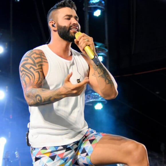 Gusttavo Lima afasta rumor de nova live show: 'É fake news'