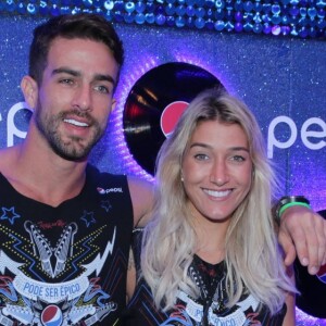 Mulher de Erasmo Viana, Gabriela Pugliesi reuniu amigos em festa na sua casa neste sábado, 25 de abril de 2020