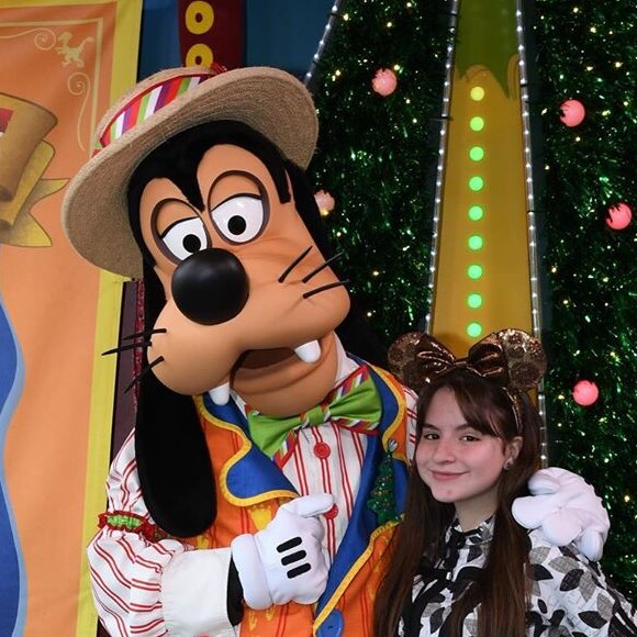Sophia Valverde passou férias na Disney