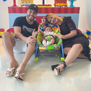Marília Mendonça e Murilo Huff são pais do pequeno Léo, de 4 meses