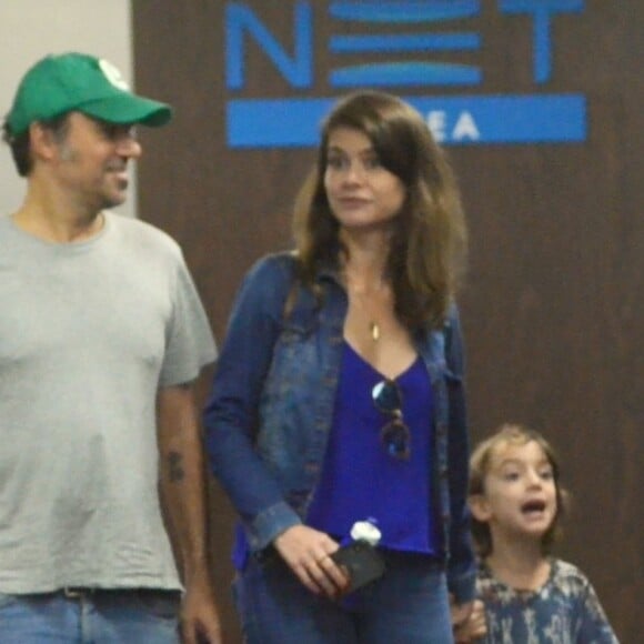 Alinne Moraes falou sobre a vontade de morar fora do Brasil com a família