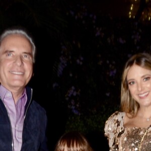 Roberto Justus apareceu com a filha Rafaella e os outros quatro herdeiros