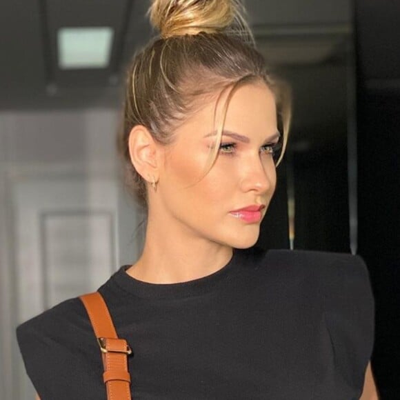 Mulher de Gusttavo Lima, Andressa Suita faz botox e laser no rosto