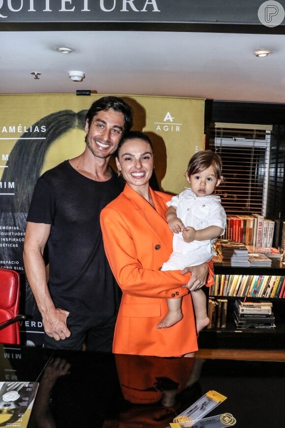 Isis Valverde é casada com modelo André Resende, com quem tem um filho