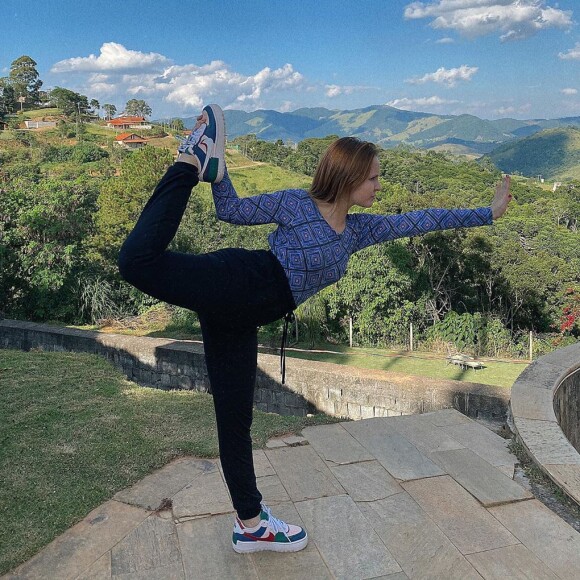 Larissa Manoela mostra resultado de treino