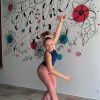 Larissa Manoela apelida dança de 'esquisita'
