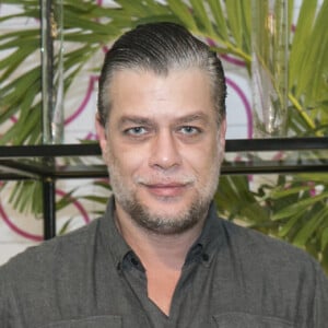 Fabio Assunção mudou de visual para protagonizar a série 'Fim'