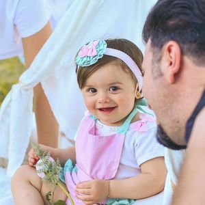 Marido de Thaeme Mariôto, Fábio Dalua arranca sorriso da filha, Liza