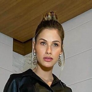 Andressa Suita também é fãs dos vestidos curtinhos