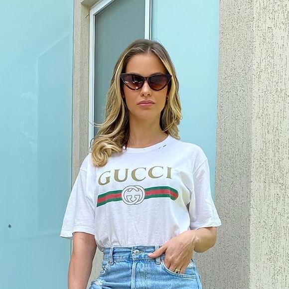 Jeans destroyed é outra peça com destaque no closet de Andressa Suita