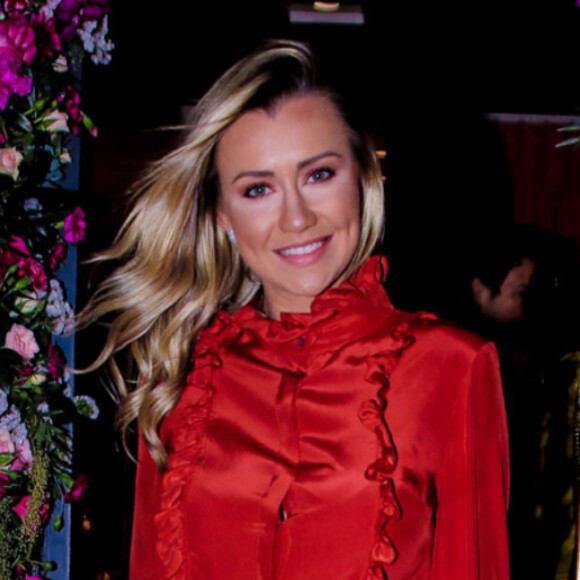 Ana Paula Siebert completa alimentação com vitaminas