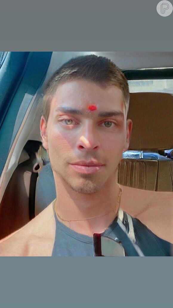 Grazi Massafera escolhe selfie feita em viagem à Índia e troca de gênero